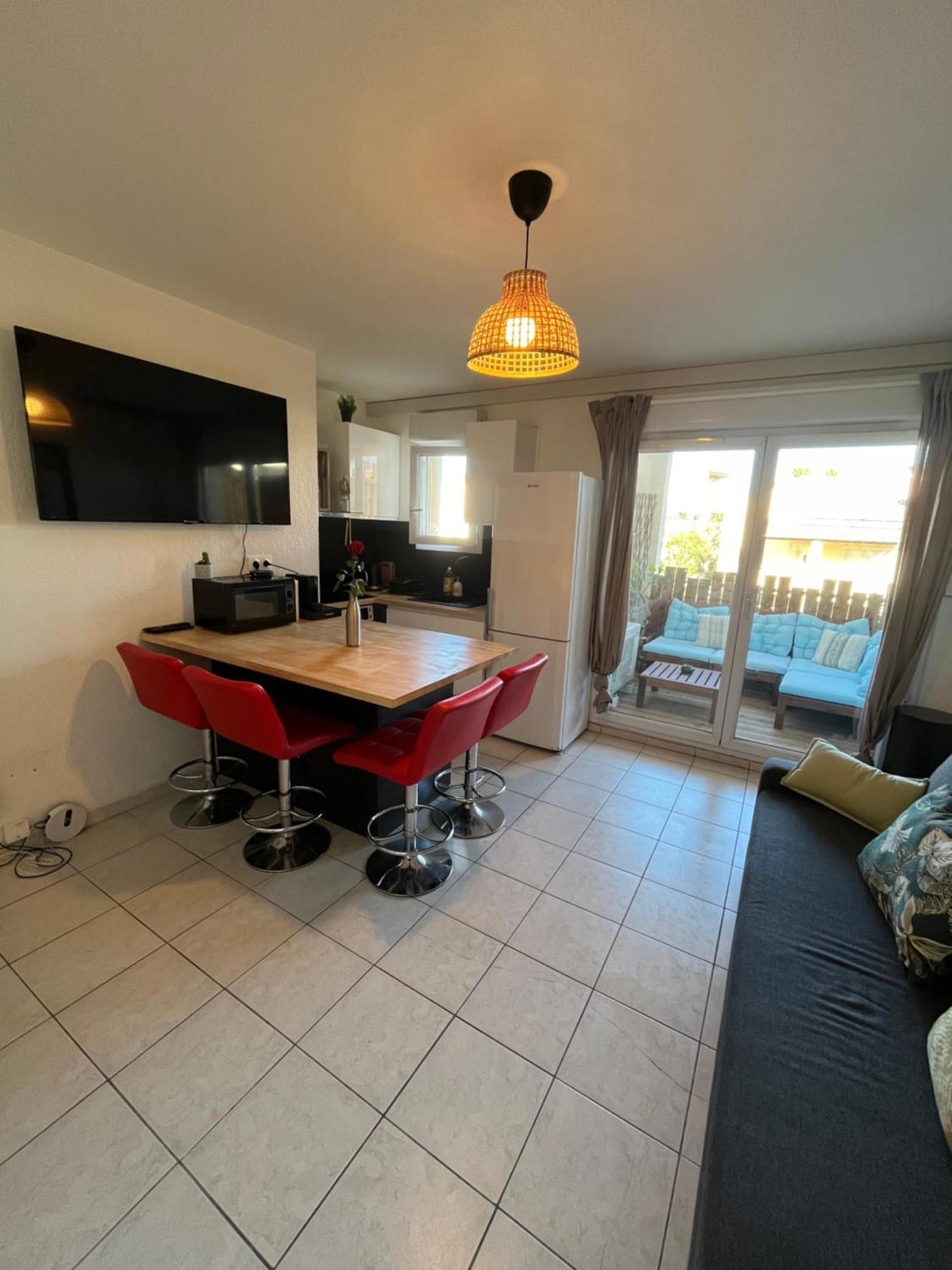 Apartament Joli T2/ Tram/ Clim/ Parking/ Wifi/ Piscine Montpellier Zewnętrze zdjęcie