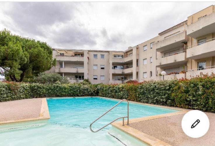 Apartament Joli T2/ Tram/ Clim/ Parking/ Wifi/ Piscine Montpellier Zewnętrze zdjęcie
