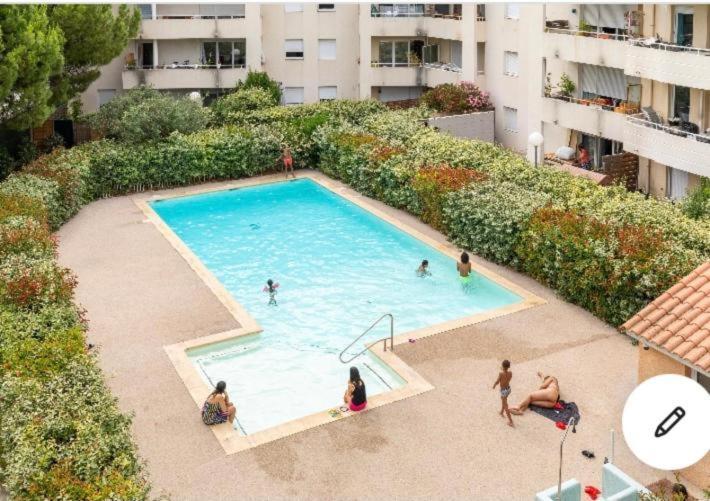 Apartament Joli T2/ Tram/ Clim/ Parking/ Wifi/ Piscine Montpellier Zewnętrze zdjęcie