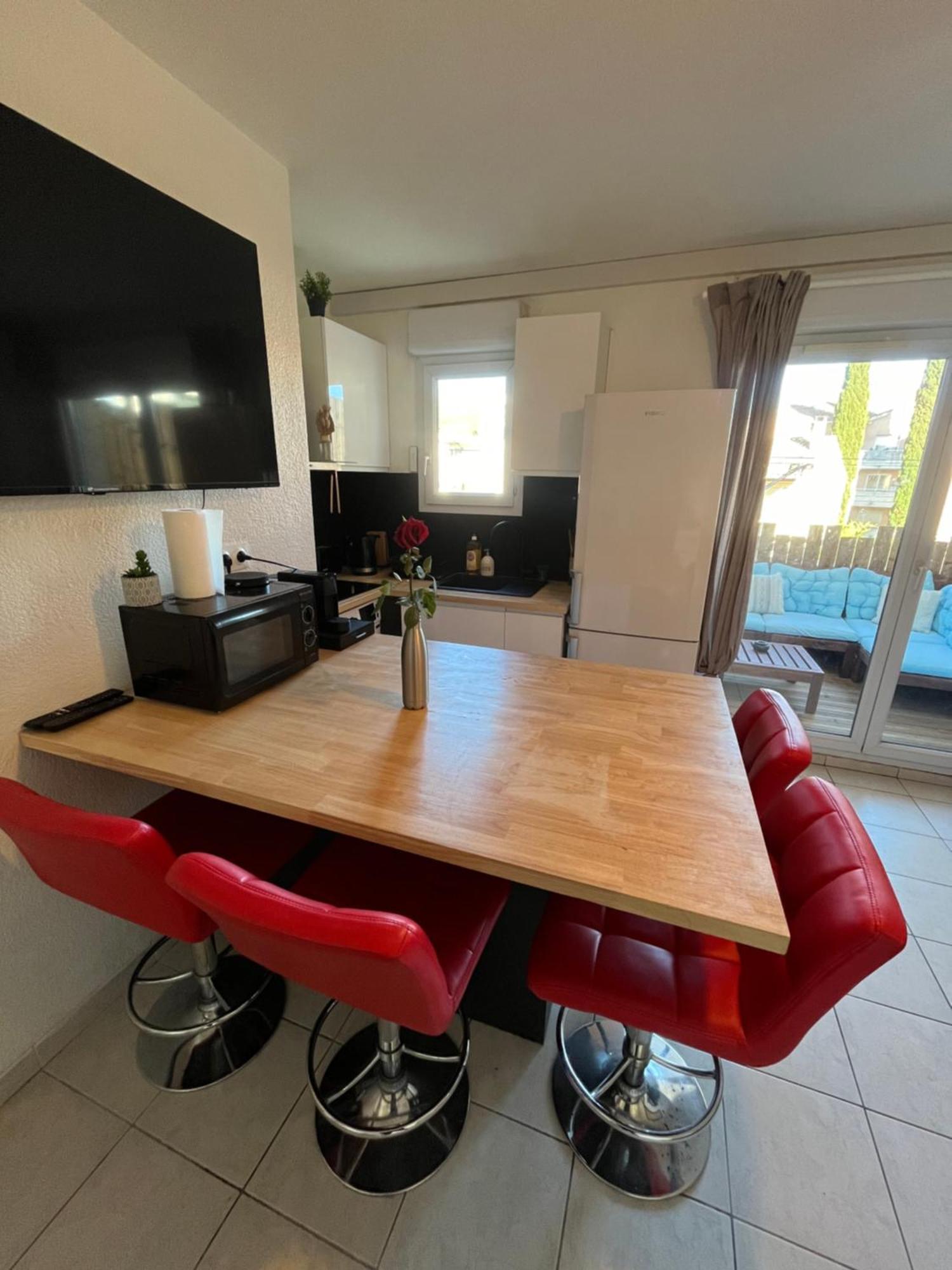 Apartament Joli T2/ Tram/ Clim/ Parking/ Wifi/ Piscine Montpellier Zewnętrze zdjęcie
