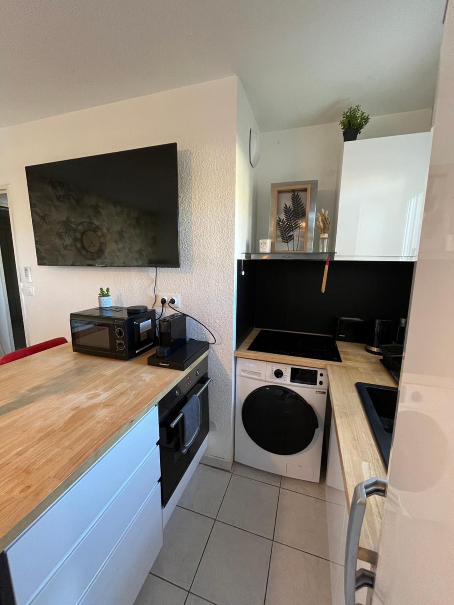 Apartament Joli T2/ Tram/ Clim/ Parking/ Wifi/ Piscine Montpellier Zewnętrze zdjęcie